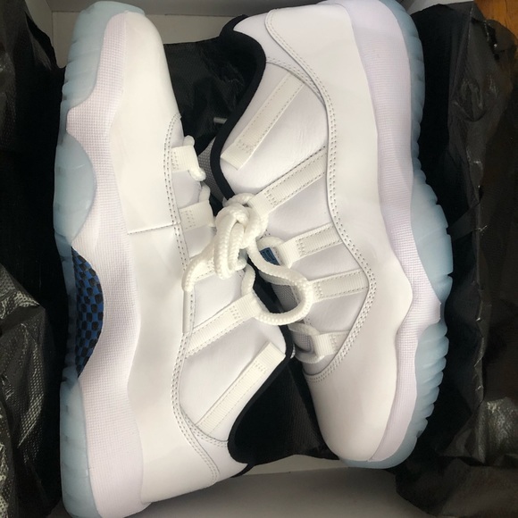 Jordan Legend Blue 11 Retro Lows - Picture 4 of 9